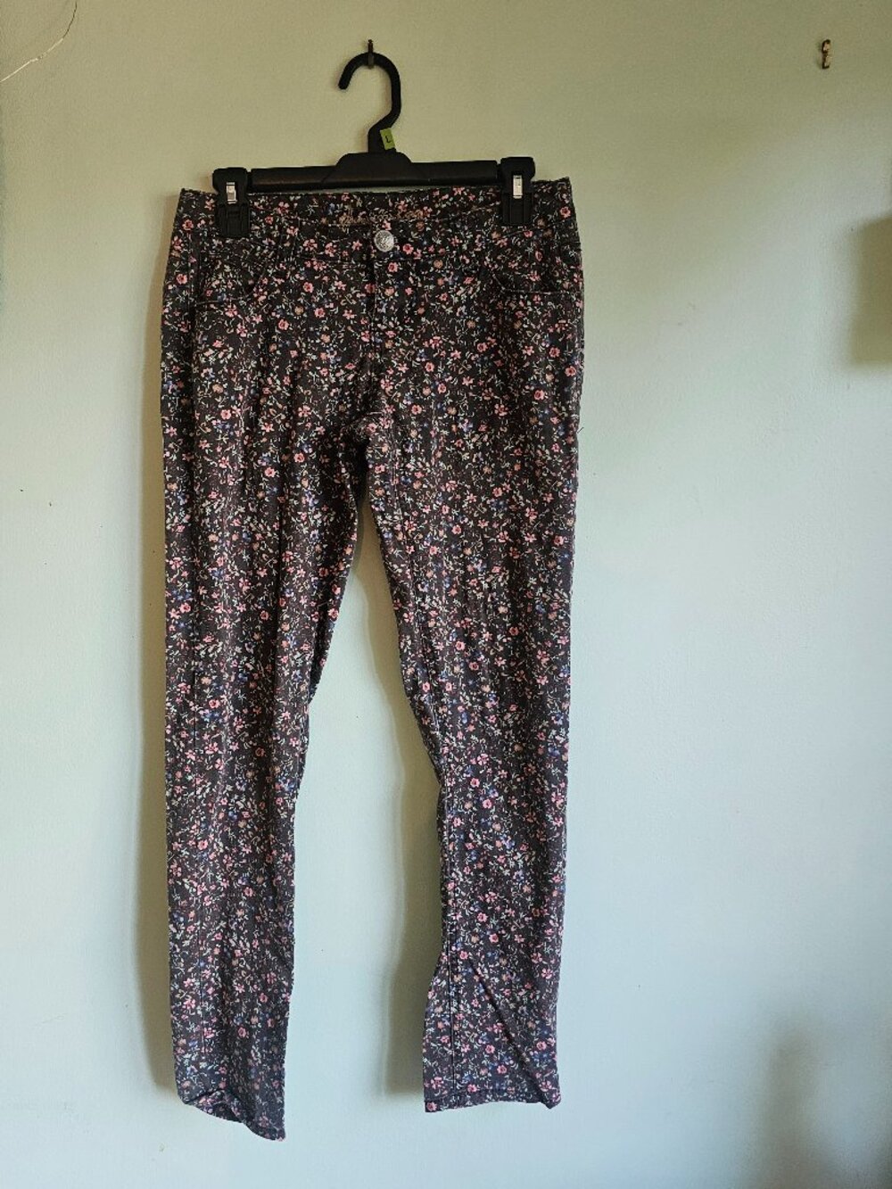 American Rag Grey Floral Jeans Kid Size 3-S